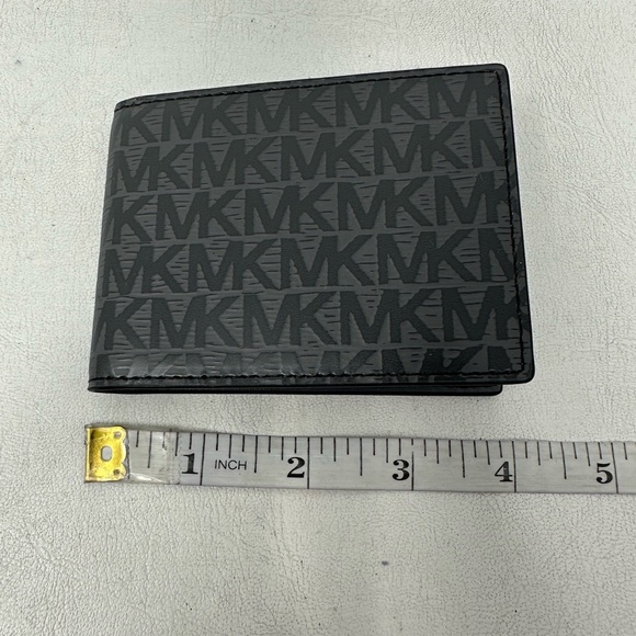 Michael Kors 3 in 1 Billfold Wallet & Passcase,Men's  Size OS - Black - Picture 8 of 10